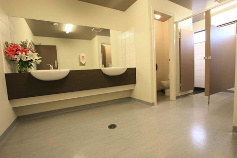 Swansea Backpacker Lodge - Australian Directory 9