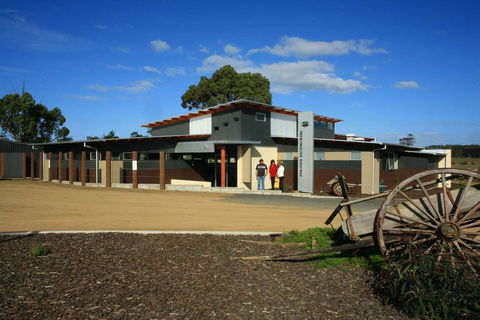 Swansea Backpacker Lodge - Australian Directory 0