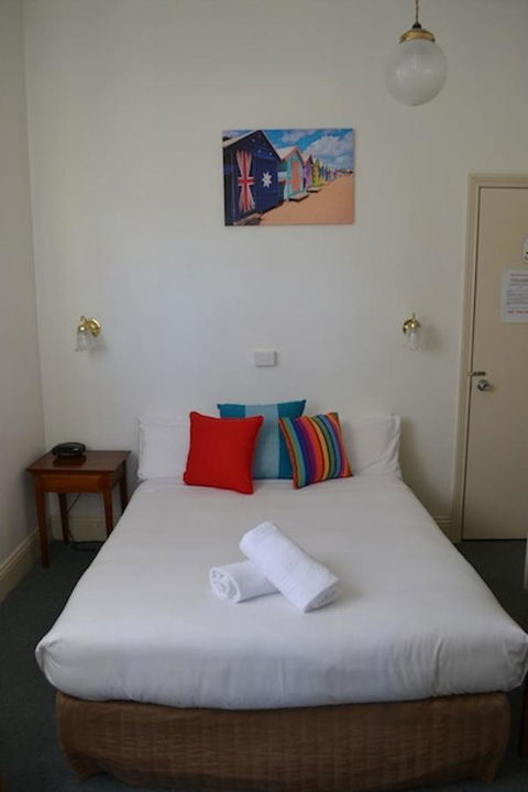 Point Lonsdale Guest House - Australian Directory 4