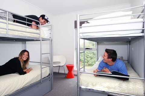 The Island Accommodation - Australian Directory 1