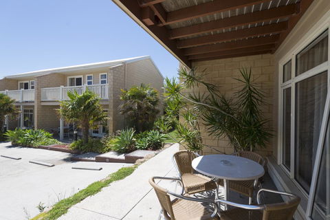 Port Campbell Parkview Motel & Apartments - Australian Directory 33