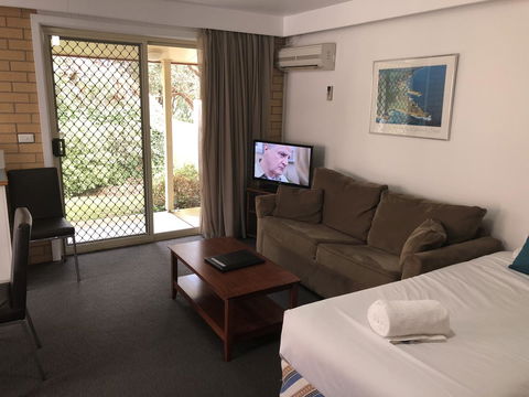 Port Campbell Parkview Motel & Apartments - Australian Directory 14