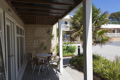 Port Campbell Parkview Motel & Apartments - Australian Directory 32