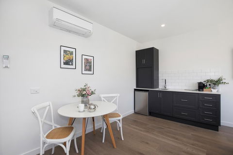 Brooklands Apartments - Australian Directory 15