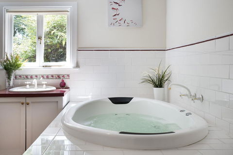 Koovelly Spa Villa - Australian Directory 6