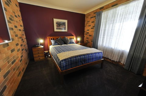Greenvale Holiday Units - Australian Directory 8