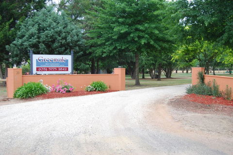 Greenvale Holiday Units - Australian Directory 18