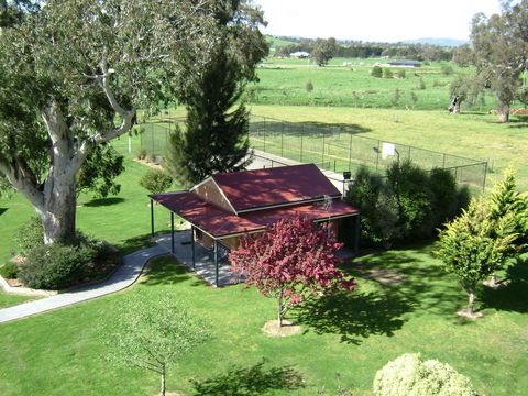Greenvale Holiday Units - Australian Directory 11