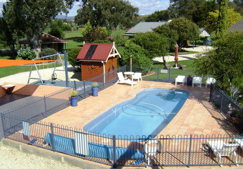Greenvale Holiday Units - Australian Directory 15
