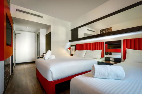Ibis Melbourne Swanston Street Hotel - Australian Directory 16