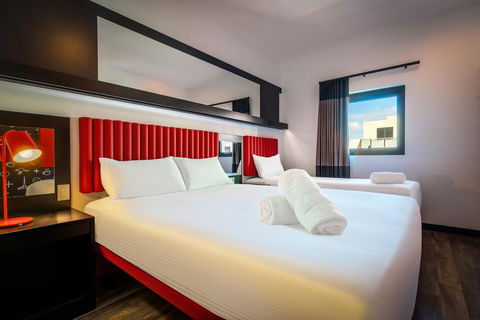 Ibis Melbourne Swanston Street Hotel - Australian Directory 15