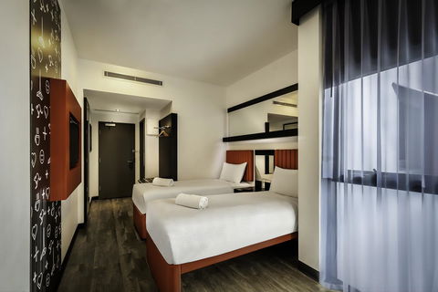 Ibis Melbourne Swanston Street Hotel - Australian Directory 10