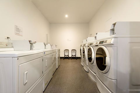 Ibis Melbourne Swanston Street Hotel - Australian Directory 27