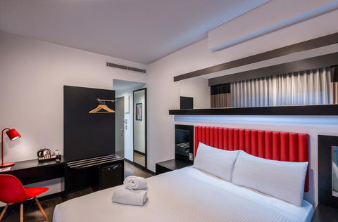 Ibis Melbourne Swanston Street Hotel - Australian Directory 4