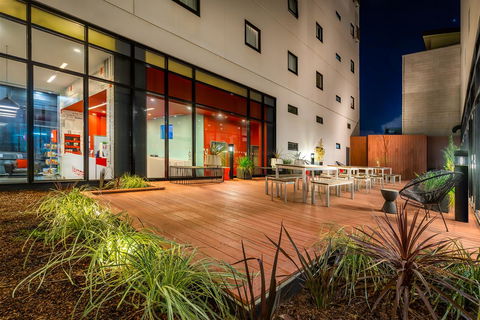 Ibis Melbourne Swanston Street Hotel - Australian Directory 28