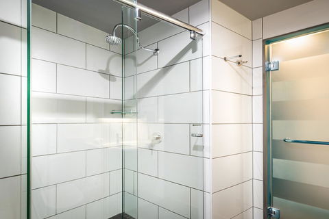 Ibis Melbourne Swanston Street Hotel - Australian Directory 32