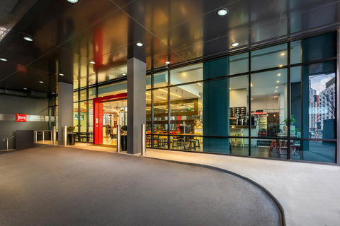 Ibis Melbourne Swanston Street Hotel - Australian Directory 29
