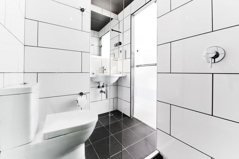 Ibis Melbourne Swanston Street Hotel - Australian Directory 37