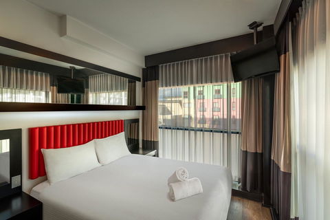 Ibis Melbourne Swanston Street Hotel - Australian Directory 6