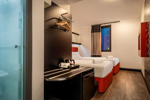 Ibis Melbourne Swanston Street Hotel - Australian Directory 13