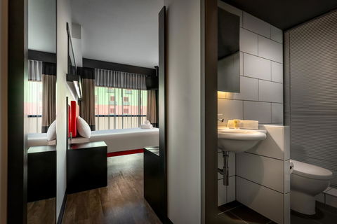 Ibis Melbourne Swanston Street Hotel - Australian Directory 5