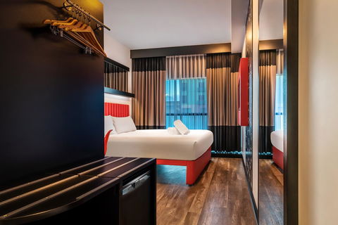 Ibis Melbourne Swanston Street Hotel - Australian Directory 2