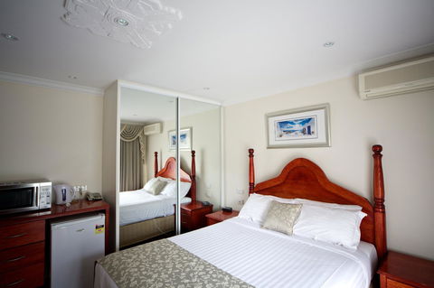 Sanctuary House Resort Motel - Australian Directory 6