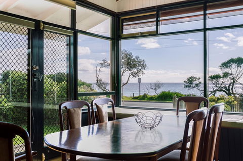 Beach Front Beauty - Ocean Front Views - Australian Directory 0