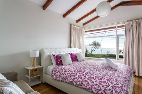 Beach Front Beauty - Ocean Front Views - Australian Directory 9