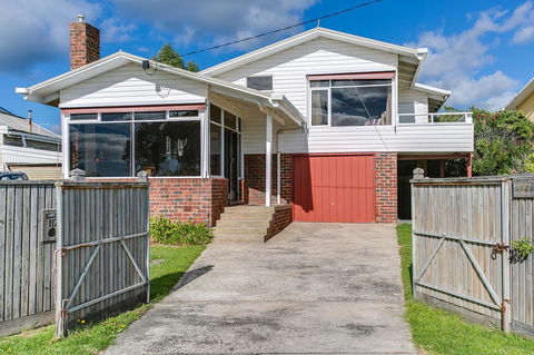 Beach Front Beauty - Ocean Front Views - Australian Directory 17
