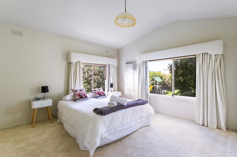 Beach Front Beauty - Ocean Front Views - Australian Directory 10