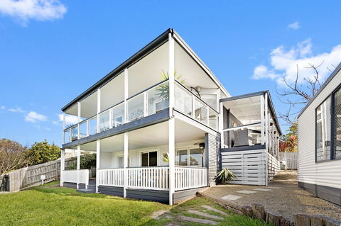 Peninsula Retreat - Australian Directory 1