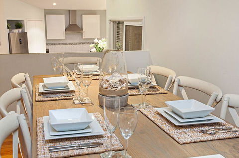 Peninsula Retreat - Australian Directory 24