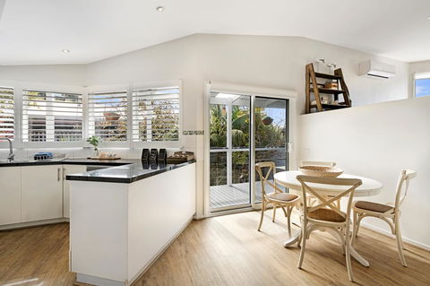 Peninsula Retreat - Australian Directory 11