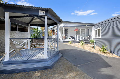Peninsula Retreat - Australian Directory 19