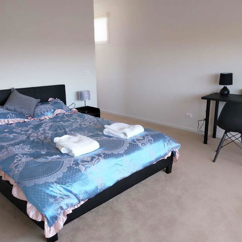 Melbourne Guest House - Australian Directory 23