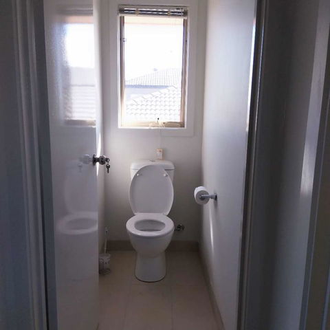Melbourne Guest House - Australian Directory 17