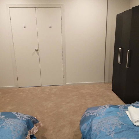 Melbourne Guest House - Australian Directory 28