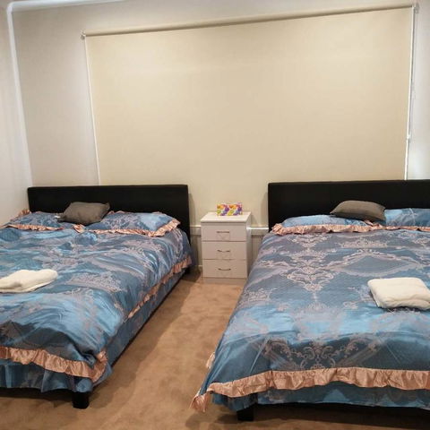 Melbourne Guest House - Australian Directory 30