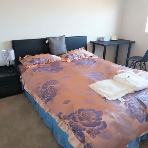 Melbourne Guest House - Australian Directory 16