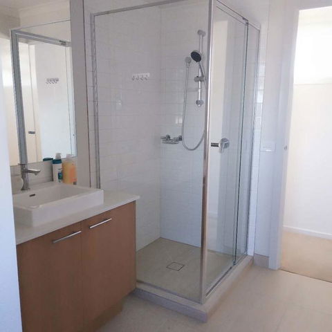 Melbourne Guest House - Australian Directory 20