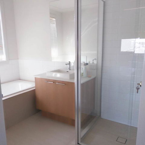Melbourne Guest House - Australian Directory 18