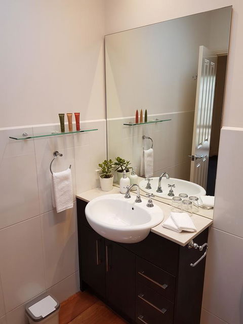Healesville House - Fig Tree House - Australian Directory 12