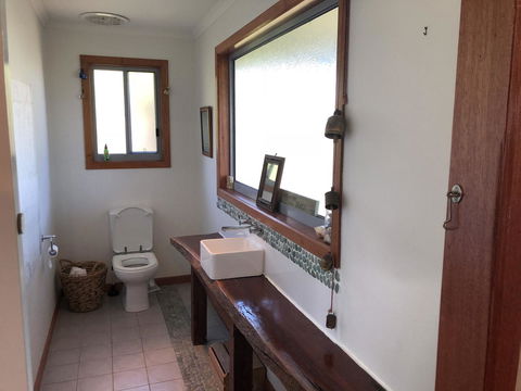 Beautiful, Cosy And Quiet - Australian Directory 30