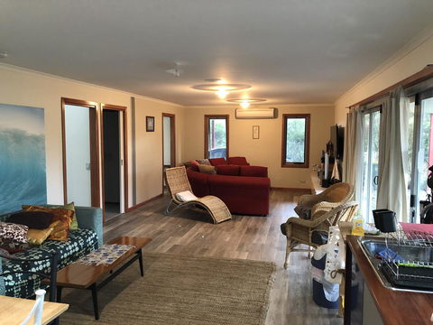 Beautiful, Cosy And Quiet - Australian Directory 6