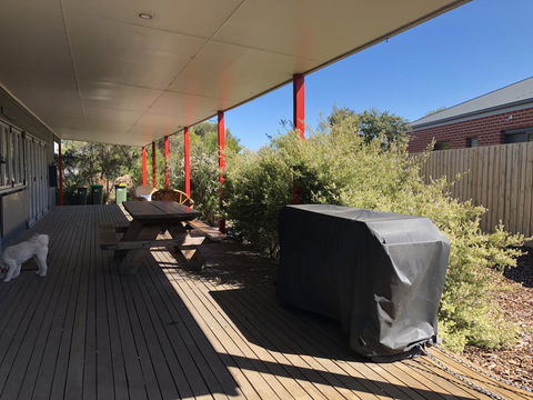 Beautiful, Cosy And Quiet - Australian Directory 23