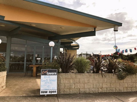 Beautiful, Cosy And Quiet - Australian Directory 8