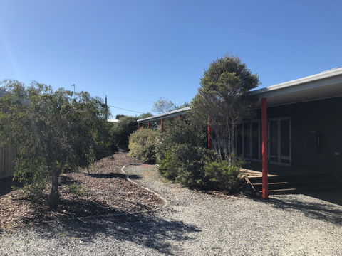 Beautiful, Cosy And Quiet - Australian Directory 33