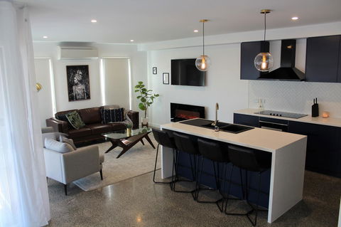 Escape On Birch - Australian Directory 2