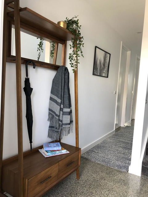 Escape On Birch - Australian Directory 25